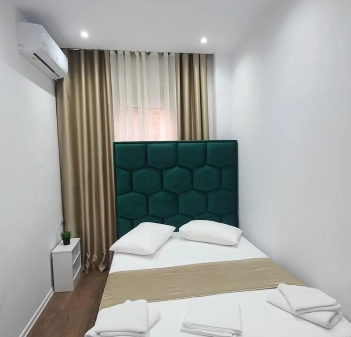 Luxury Room'S By Lika Sarande 0*,