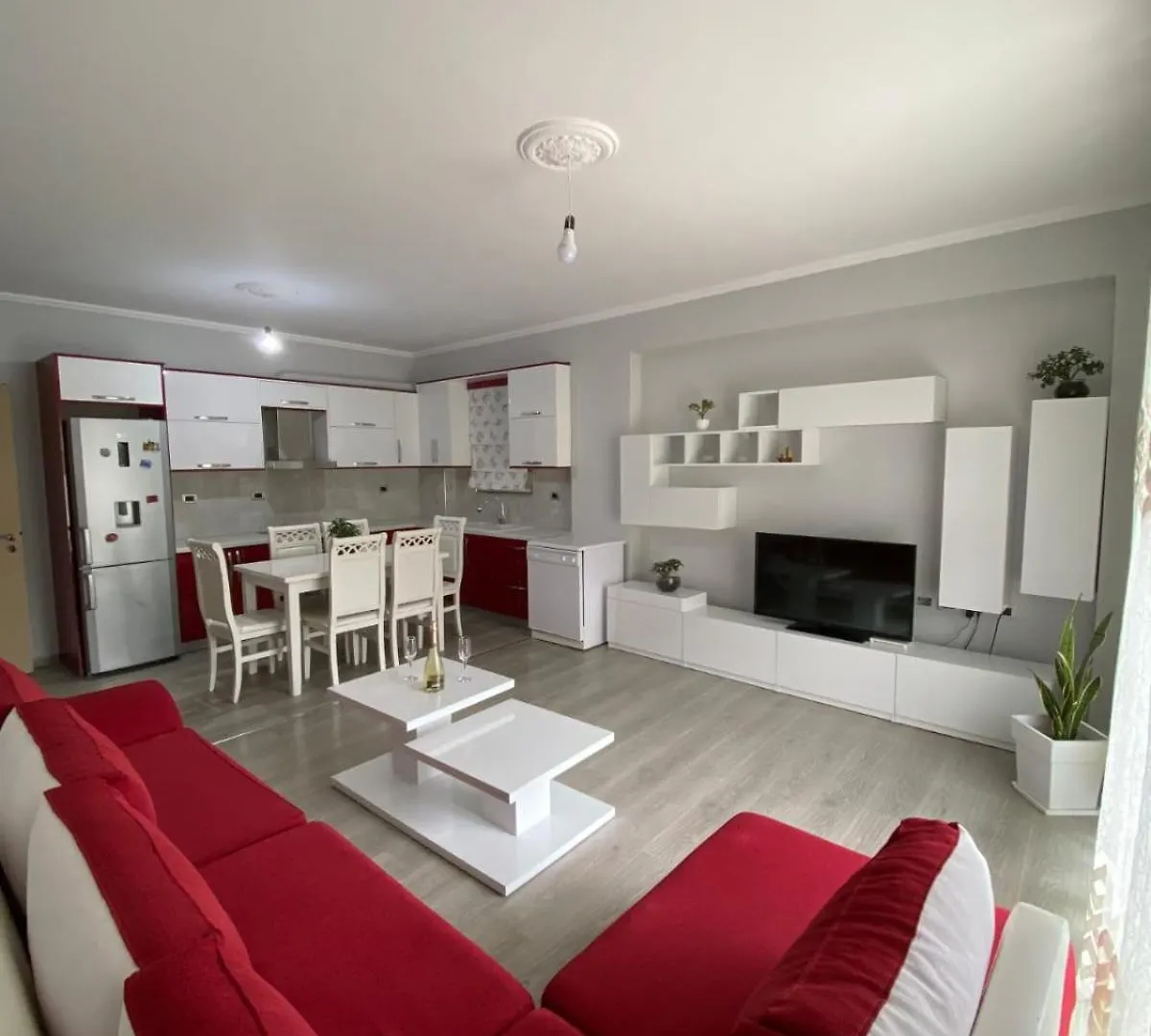 Affittacamere Luxury Room'S By Lika Sarandë Albania